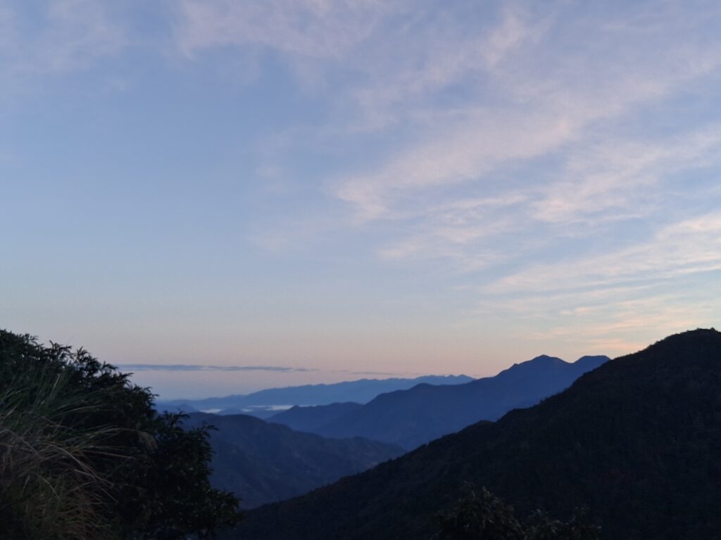 似有似無的雲海