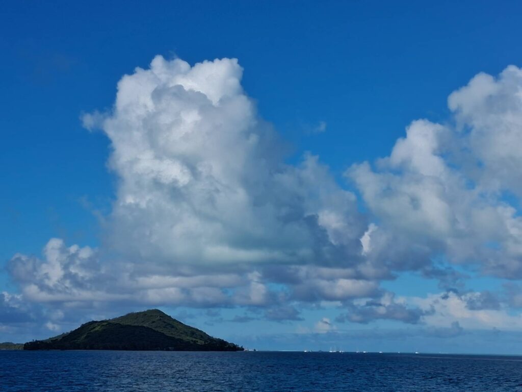 綠色雲層